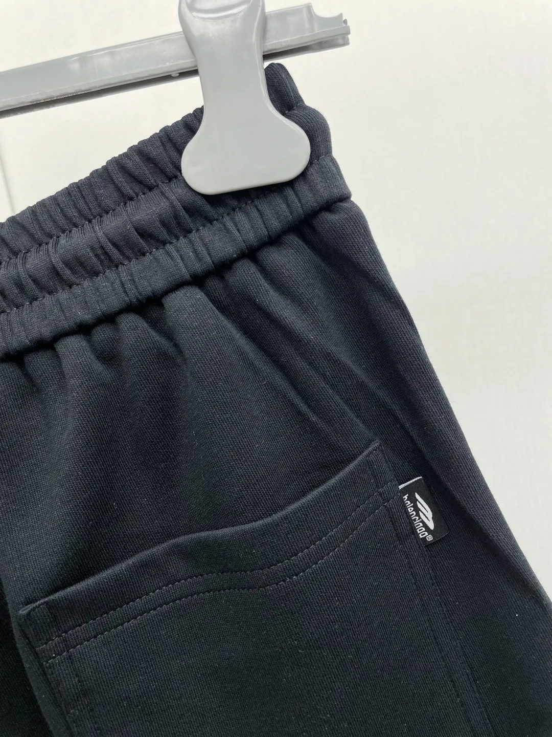Bal Paris 2026 summer New Arrival embroidered letters 🪡 brand LOGO casual shorts DD are on sale simultaneously on the official website. Brand Classic LOGO casual pants, customized fabrics, excellent comfort and strong touch. Highly recognisable, perfect appearance and craftsmanship. Size:M-3XL